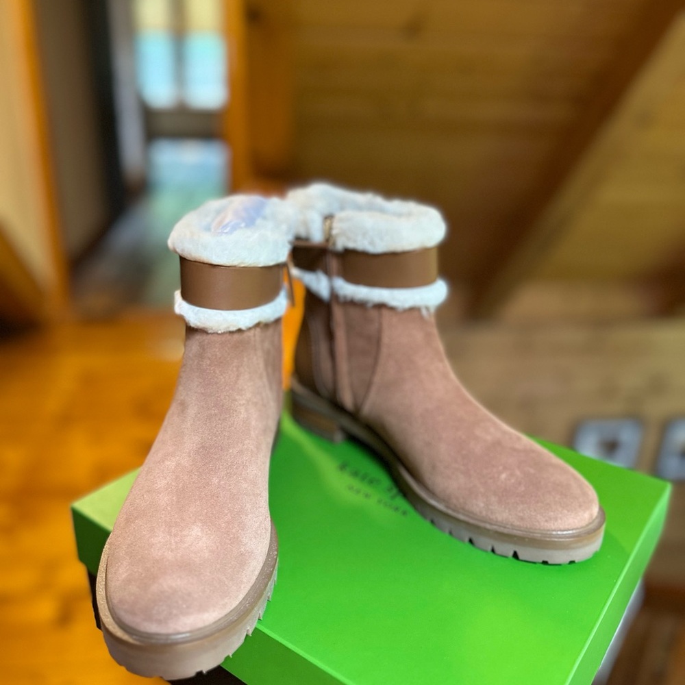 Kate Spade Tan Suede Boots with White Fur. Womens size 6.5 - Picture 2 of 10